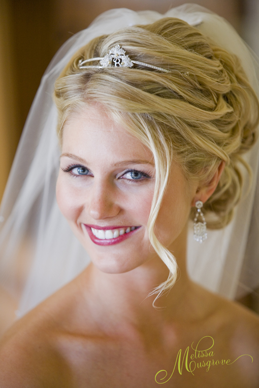 Stunning Bridal Hairstyles: Romantic, Glamorous, and Beautiful Looks