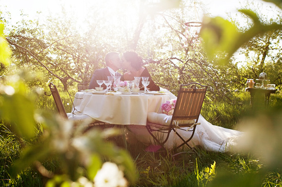 Honey-Sweet Wedding Ideas: Eco-Friendly & Adorable