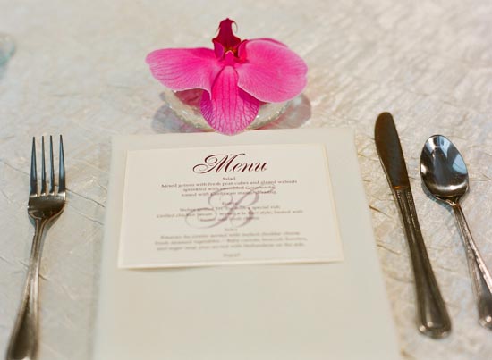 Modern Wedding Details: Elegant Table Settings & Romantic Photography
