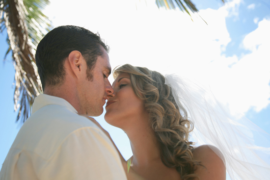Maui Beach Wedding: Katie & Rich's Elegant Ceremony