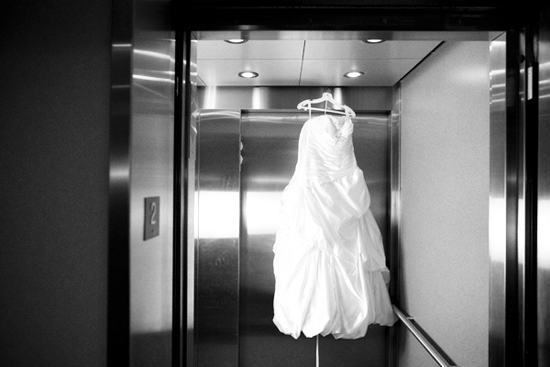 Chilly & Great November Wedding in Toronto, Ontario | WeddingChicks