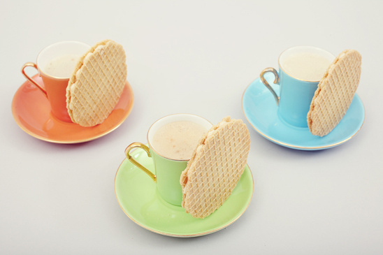 DIY Wedding Favors: Cookie Coffee Warmers for a Personalized Touch