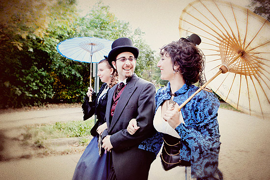 Victorian & Steampunk Wedding Inspiration: Vintage Photos & Ideas