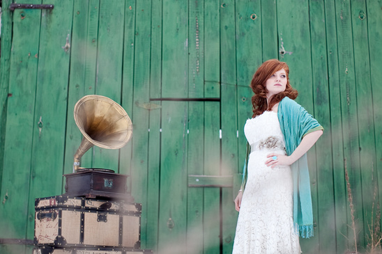 Winter Wedding Inspiration: Floral, Shawls & Photography Shoot