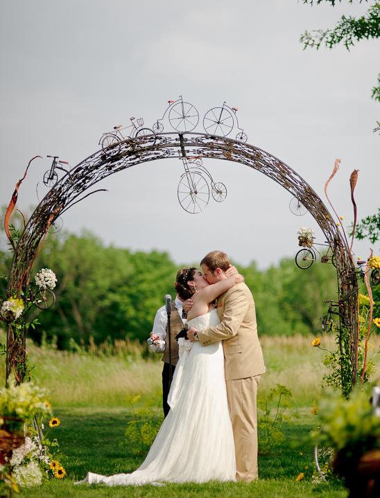 Unique Bicycle Wedding: Creative Decor & Charming Theme Ideas