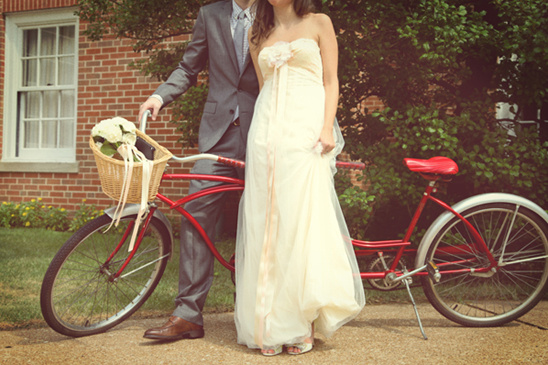 DIY Anthropologie Wedding in St. Louis: Ellen & Tim's Shabby Chic Celebration