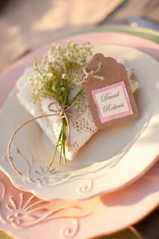 Rustic Chic Wedding Inspiration: Soft Colors and Delicate Details