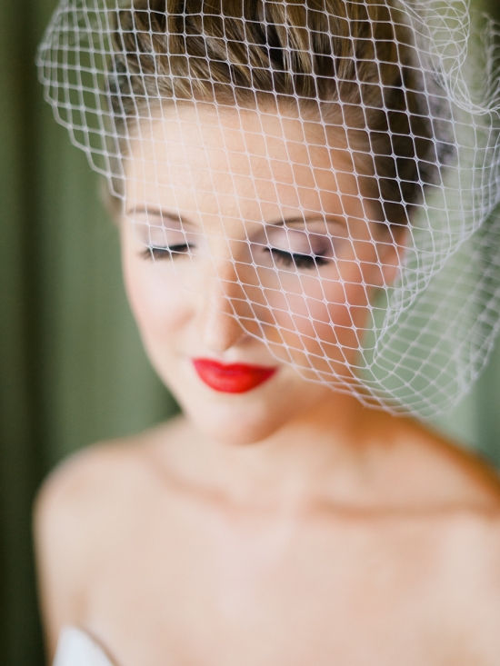 Oregon Outdoor Wedding: Vintage Decor & Birdcage Veil Inspiration