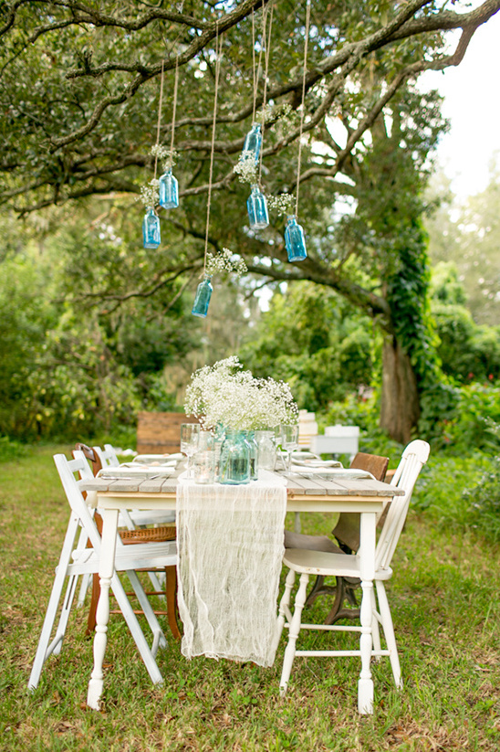 Honey-themed Outdoor Wedding Inspiration: Biscuits, Blooms & Bees