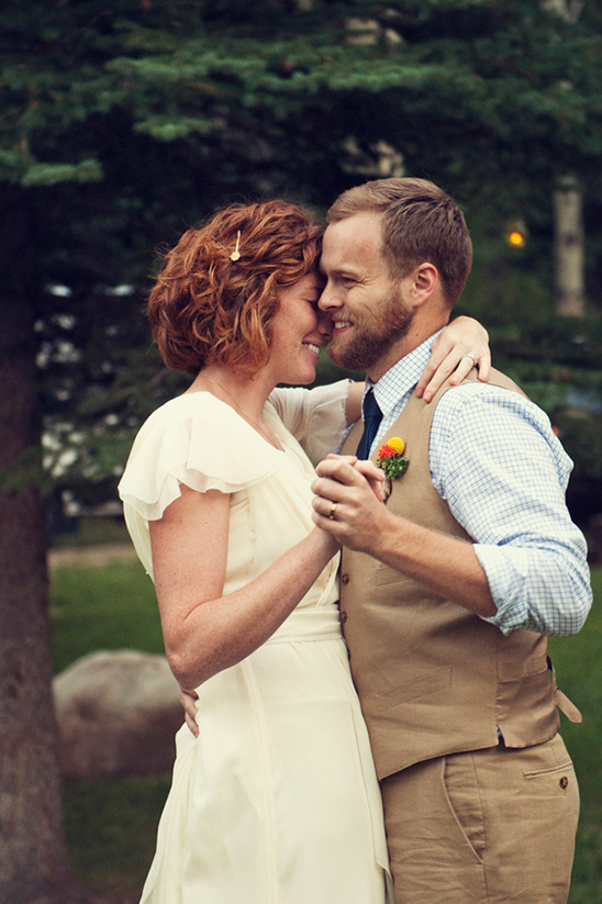 Utah Cabin Wedding Reception: Charming Florals & Lemonade Stand