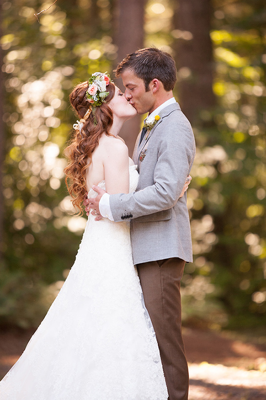 Oregon Woods Wedding: Honeybee Theme & DIY Succulent Details