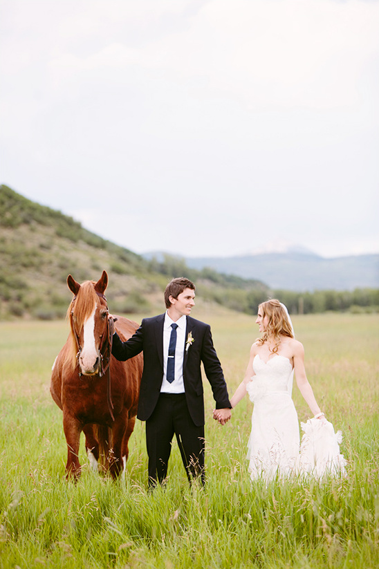 SnapKnot's $1000 Wedding Gift Card Contest & Photographer Showcase