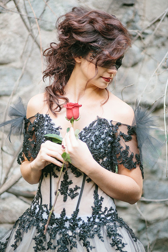 Embrace Dark Romance: Stunning Black Wedding Inspiration & Ideas
