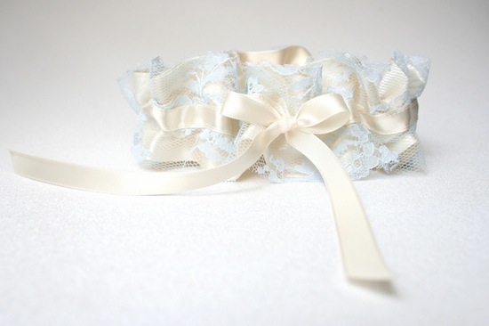 Vintage Blue Lace Wedding Garter: Stylish Heirloom Design