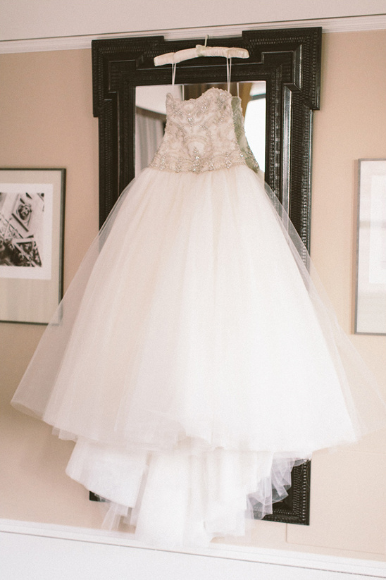 Urban Winter Wedding Inspiration: Cozy Rooftop Romance