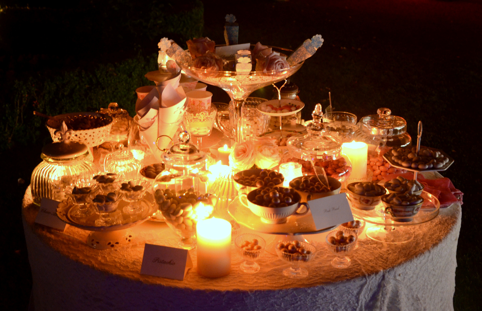 Italian Wedding Confetti: Tradition, Bomboniere & Delightful Tables