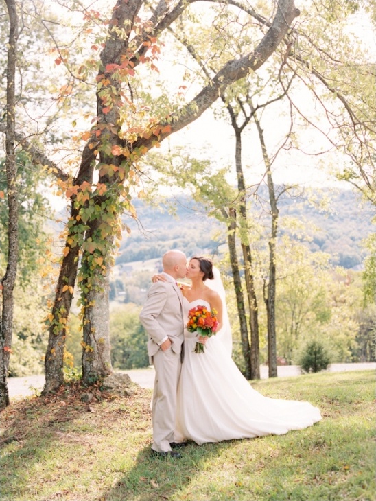 Vibrant Tennessee Wedding: A Love-Filled Celebration on a Budget