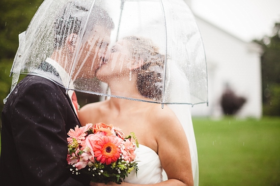 Romantic Rainy Wedding in Tennessee: Photos