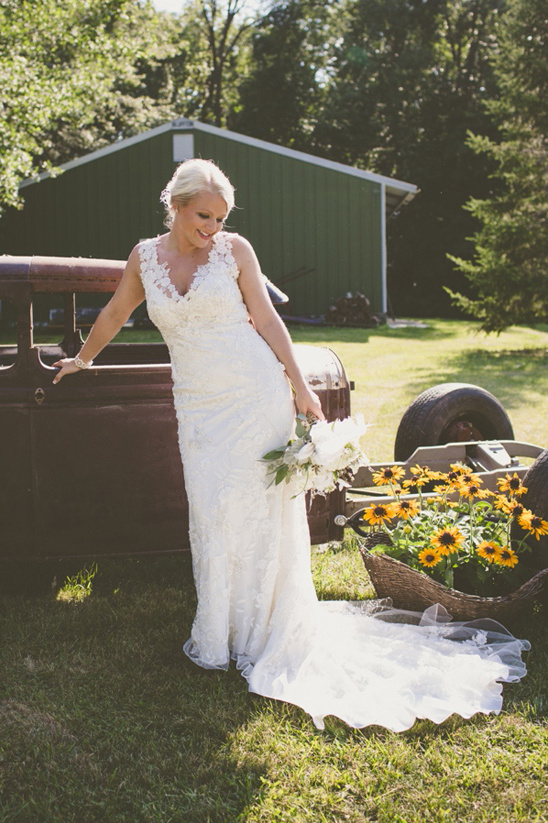 DIY Backyard Wedding: Rustic Vintage Charm on a Budget