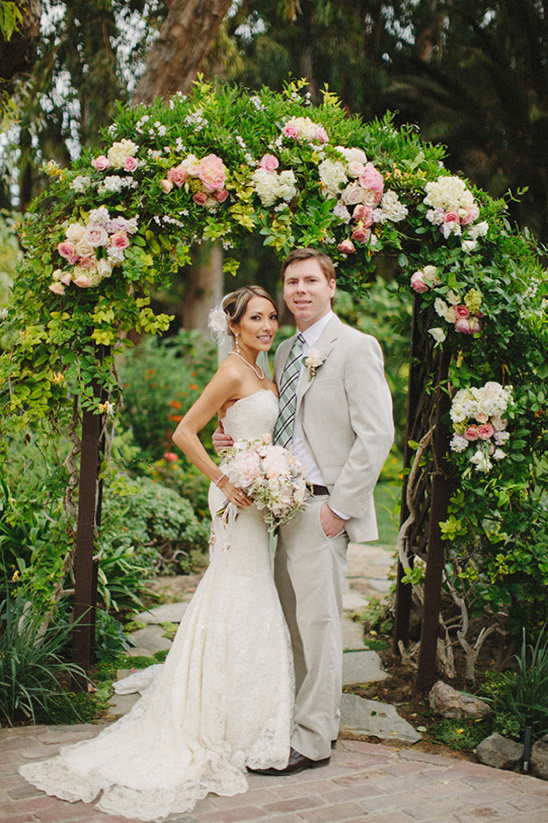 Glamorous Vintage Wedding: Matt and Sofie's Cat-Loving Celebration