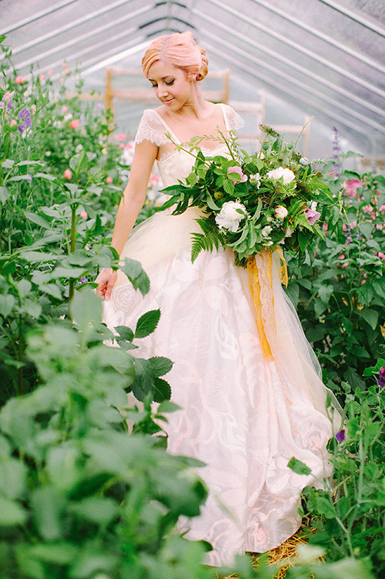 Pennsylvania Wedding Inspiration: Venue, Florals & Heirloom Details