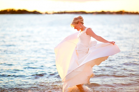 Stunning Seaside Wedding Photos: Romantic Beach Ceremony