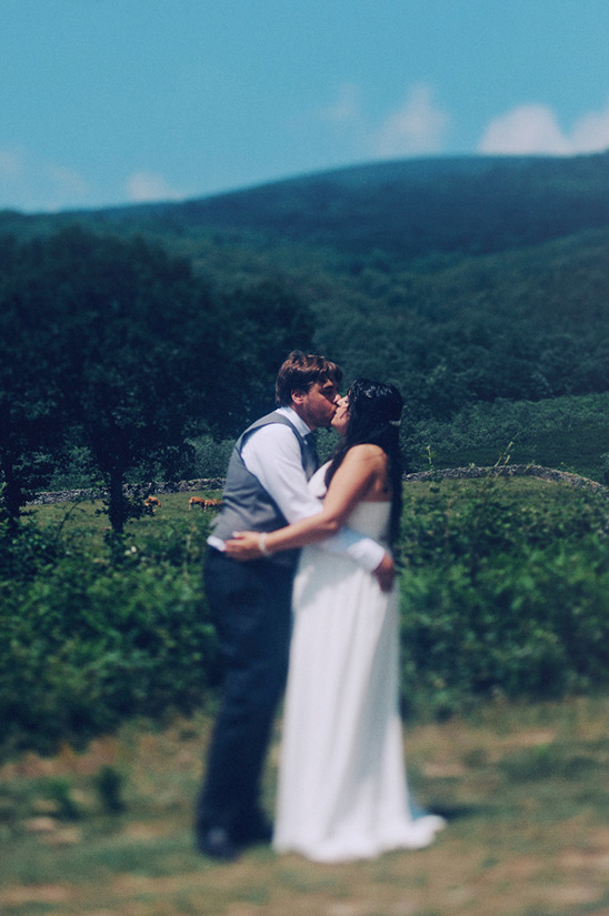 Rustic Northern Spain Wedding: A Carefree Celebration in San Pelayo