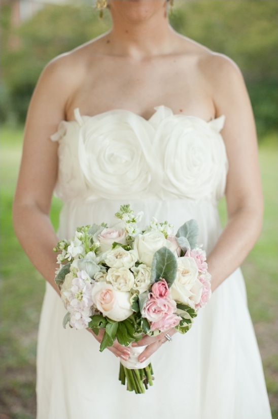 Simple Comforts Wedding Inspiration: Intimate & Cozy Rustic Decor