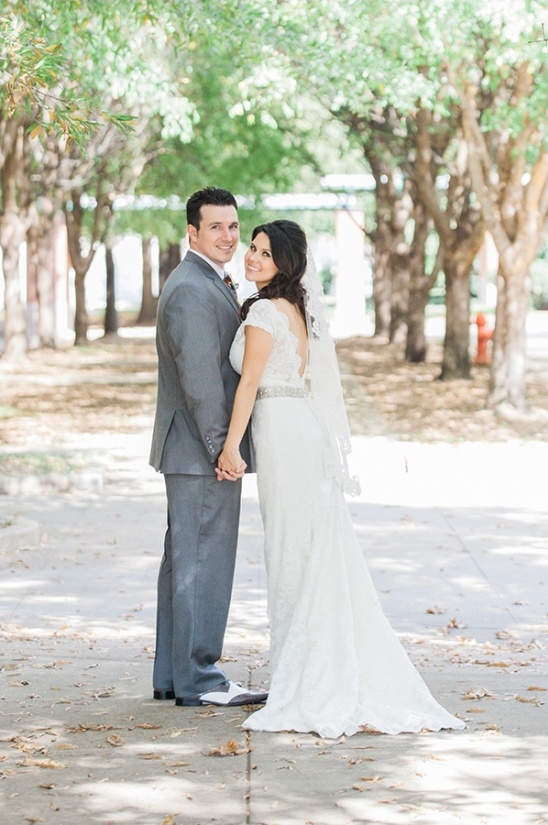 Charming Chattanooga Wedding: Tears & Serenade