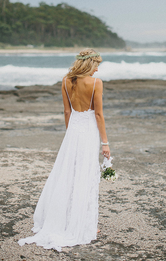 Elegant Beach Wedding Ideas: Attire, Drinks & Venue