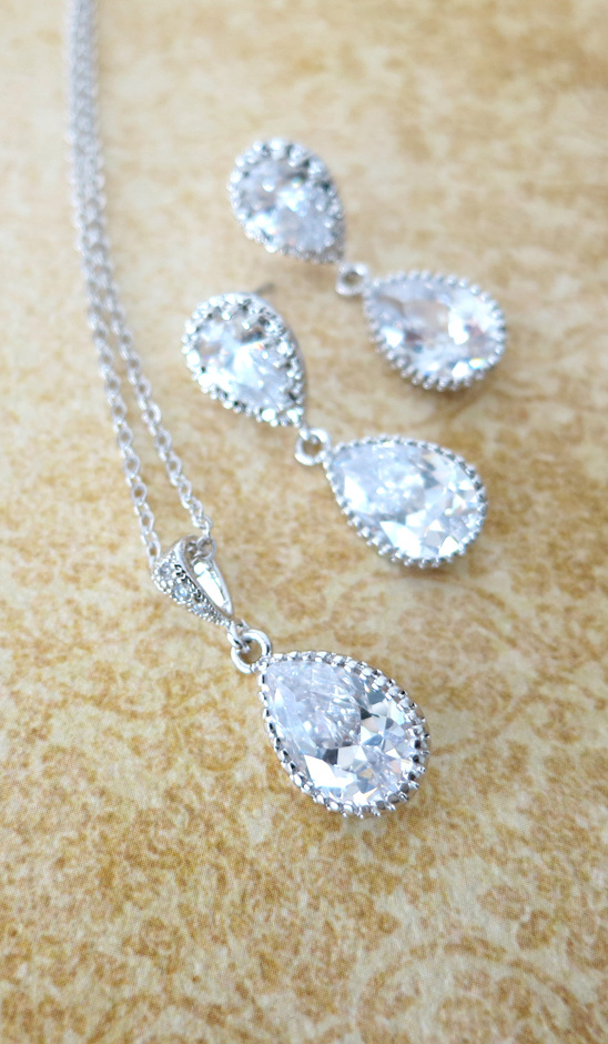 Elegant Silver Crystal Bridal Jewelry Set Necklace and Earrings