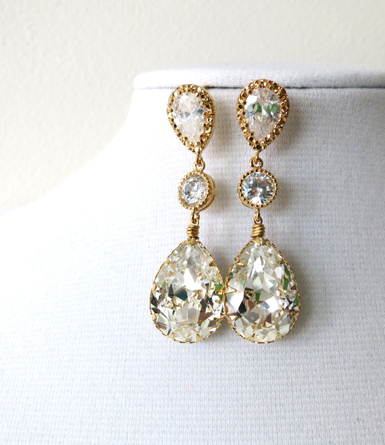Elegant Gold Wedding Jewelry: Earrings, Necklace & Bracelet