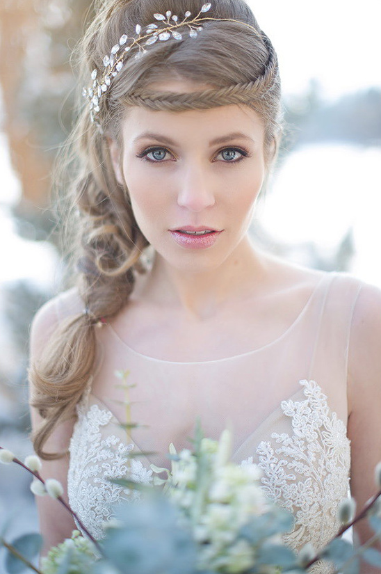 Sparkling Winter Wedding Inspiration: A Dreamy Elopement Shoot