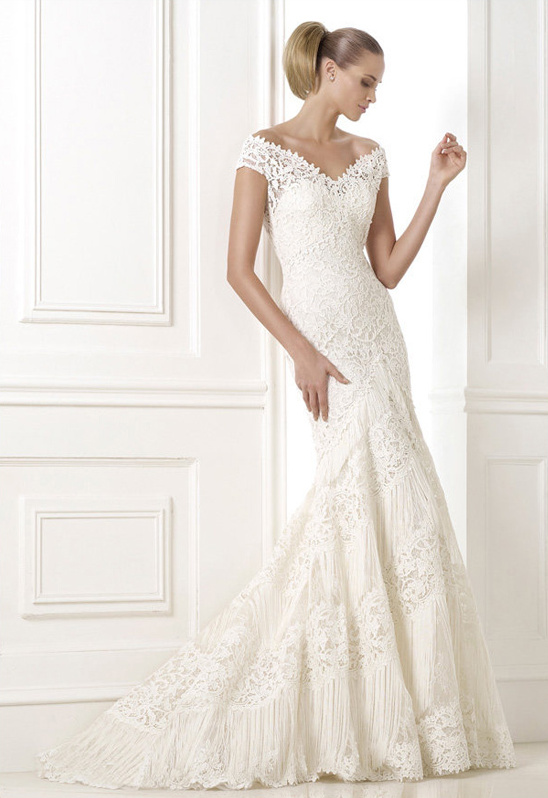 Pronovias Fashion Show Live Stream: Dreamy Gowns & Inspiration