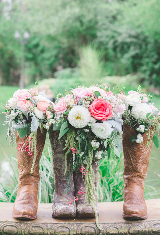 Belle Gardens Dream Wedding: Samantha and Tyler's Vintage Chic Day
