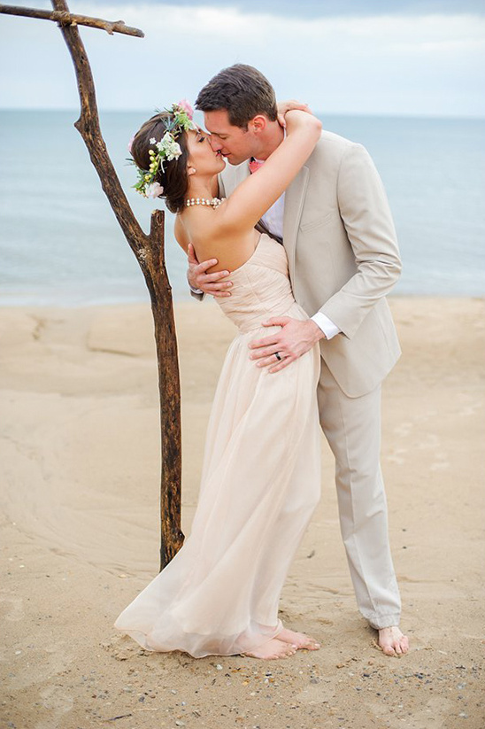 Chicago Beach Wedding: Stunning Lake Michigan Inspiration & Photos