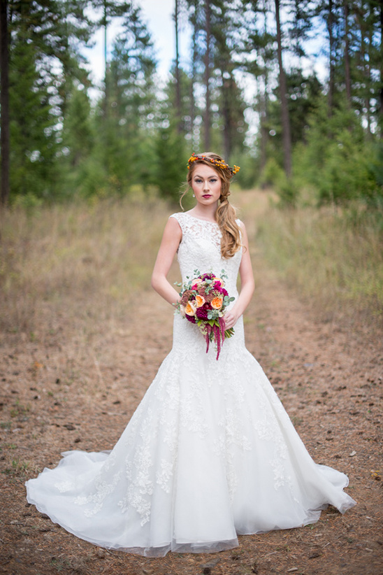 Fall Wedding Inspiration: Stunning Colors & Teepee Venue Ideas