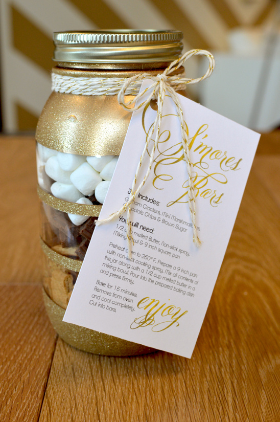 Make Adorable DIY Smores Bars in Glitter Jars for Holidays