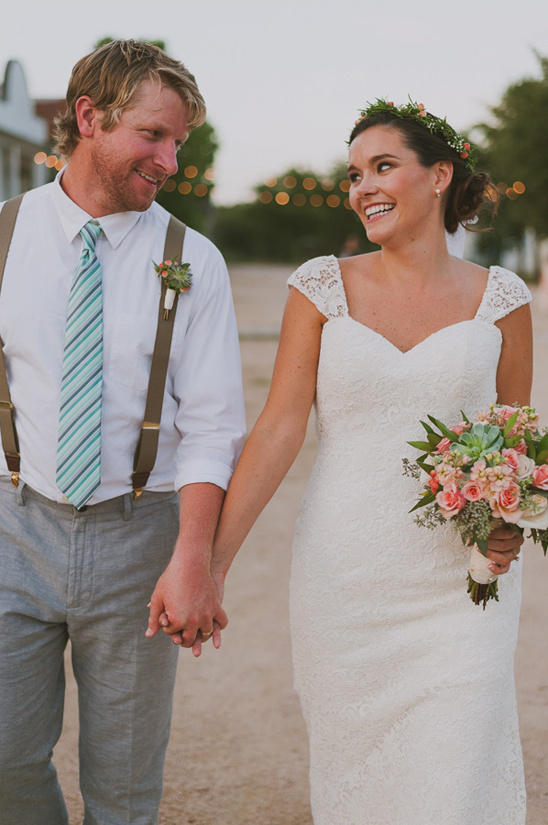 Boho Chic Texas Wedding at Starhill Ranch Peach & Mint Details