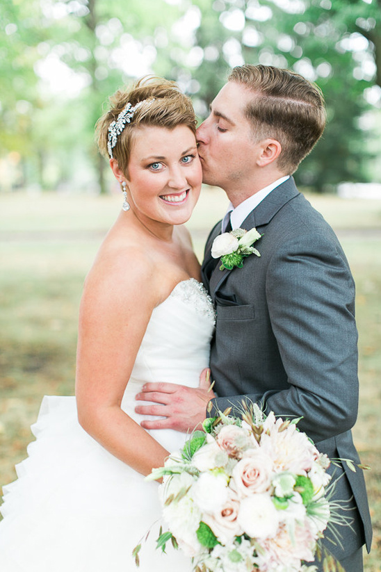 Simple & Elegant Seattle Wedding at The Sanctuary