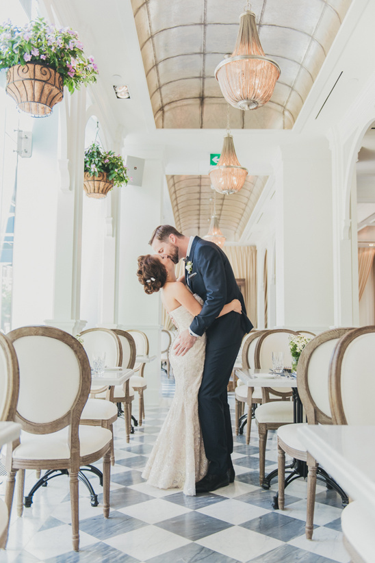 Glamorous Black and White Modern Wedding: Opposites Attract!