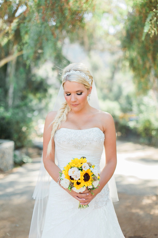 Cozy Fall Wedding: Budget Breakdown & Nature-Inspired Decor Ideas