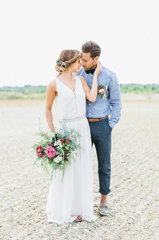 Desert Bohemian Wedding: Romantic Inspiration & Simple Cake Ideas
