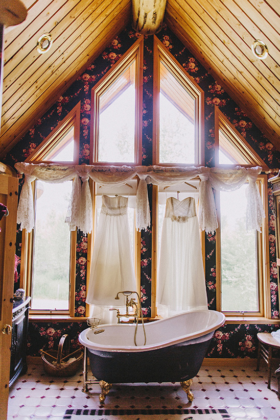 Glamorous Glamping Wedding in Idaho's Mountains: Pink & Purple Perfection!