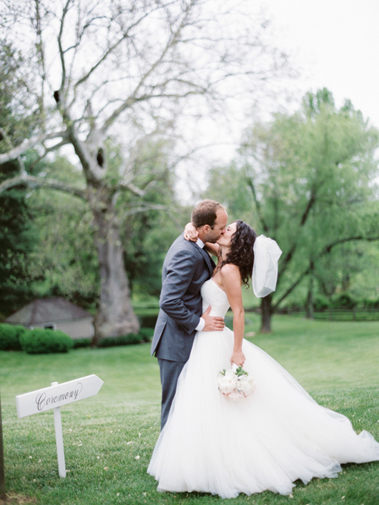Chic Family Farm Wedding: Laura & Andrew's Romantic Misty Glen Celebration