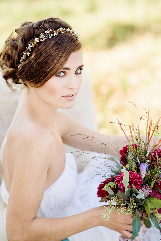 Vintage Wedding Inspiration: Cozy Nature & Burgundian Charm