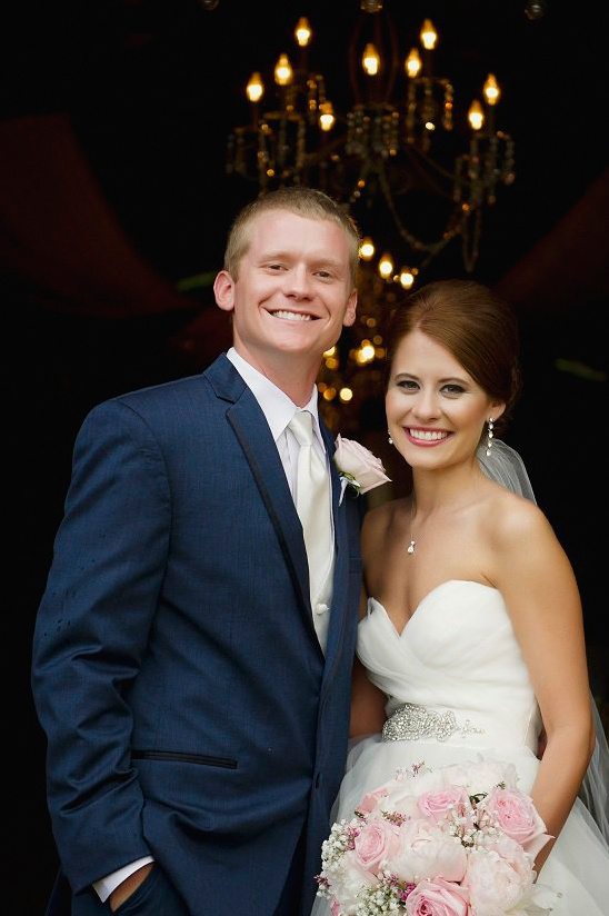 Glitzy Aztec Barn Wedding: Glamour, Rain & Unforgettable Moments