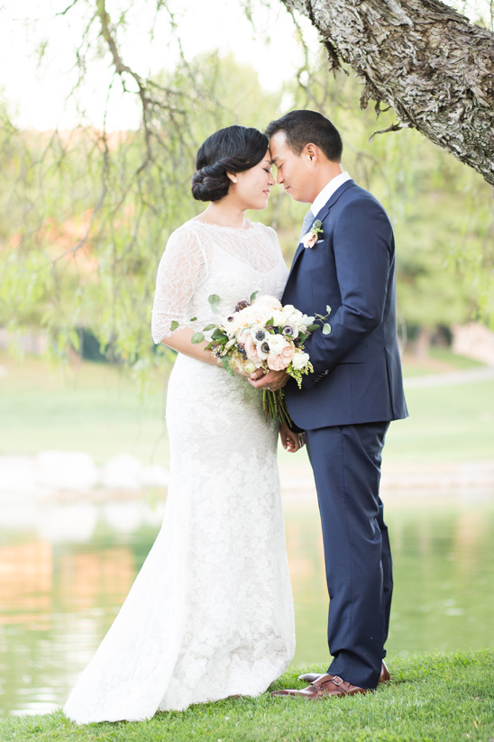 Navy and Gold Wedding: Soft Details & Heartwarming Summer Ceremony