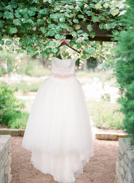Romantic Pink Southwestern Wedding with Free Printables at LBJ Wildflower Center