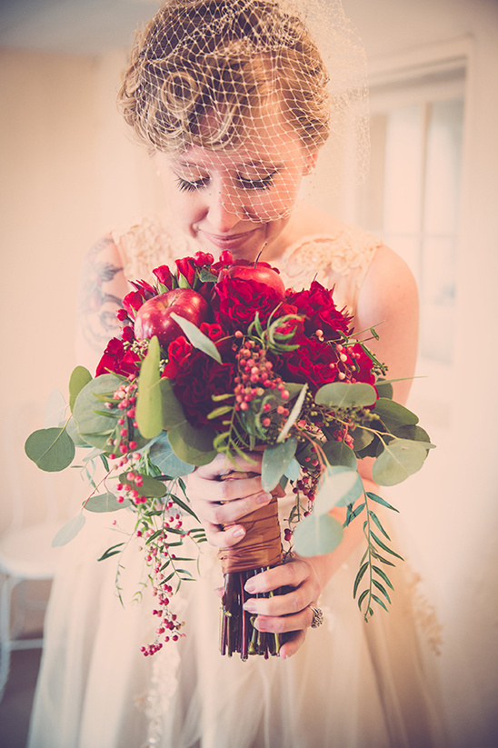 Apple-Themed Wedding Inspiration: Centerpieces, Cider & Caramel Apples!